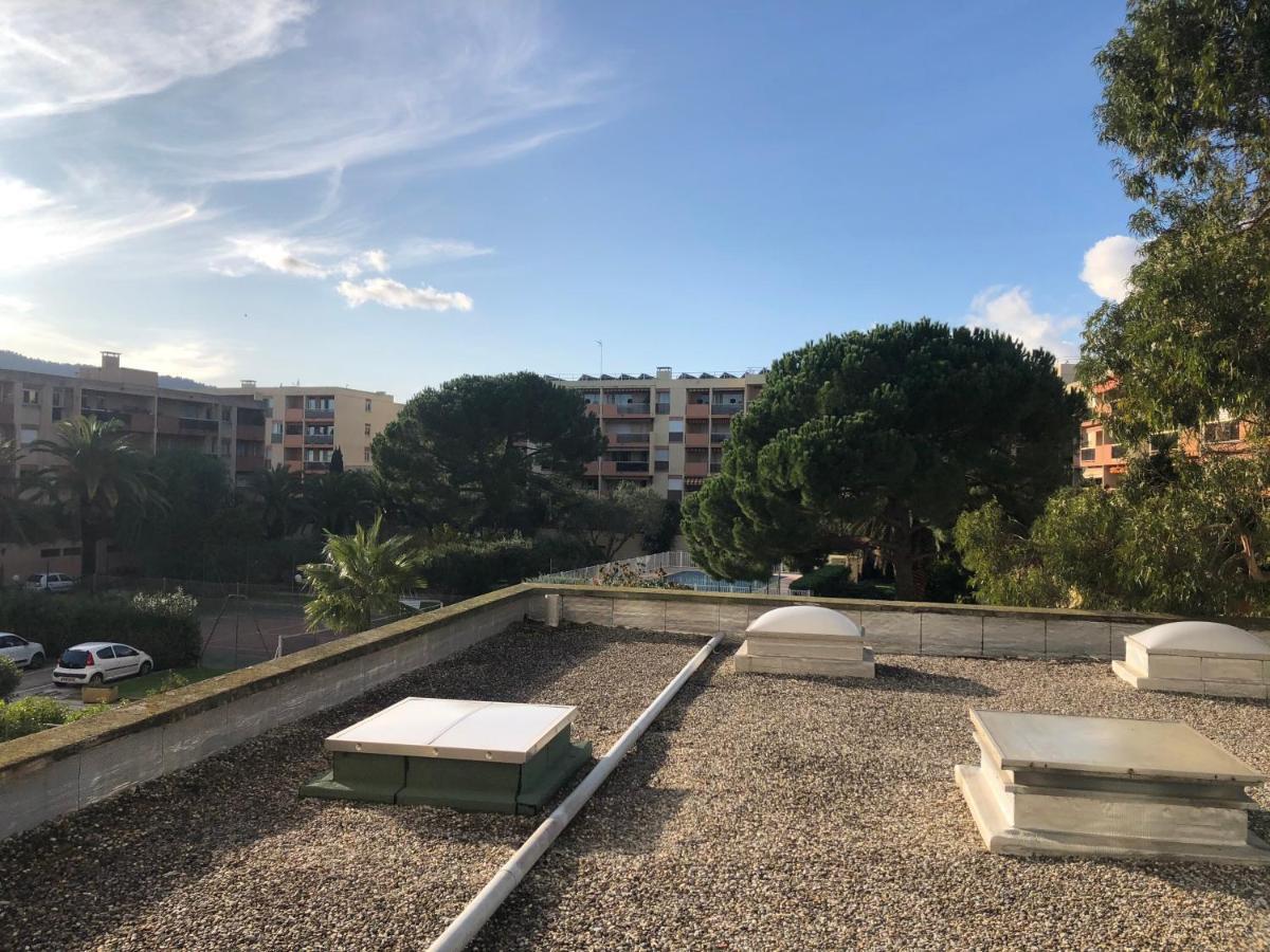 La Cle -Climatisation - Parking Prive - Ideale - Professionnels - Familles - Amis Hyères Екстериор снимка